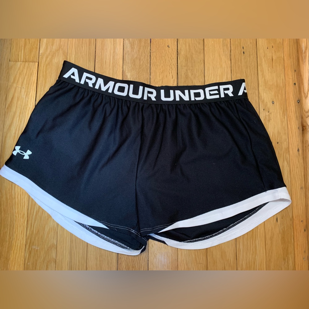 Black and white Under armor athletic shorts